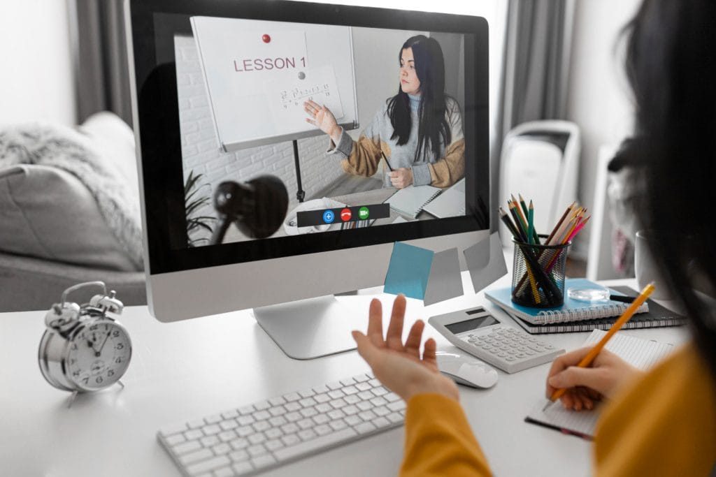 - college - cerrar mujer clase 1 - web design